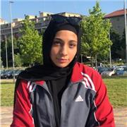 studentessa allo scientifico al 3 anno, capace di insegnare